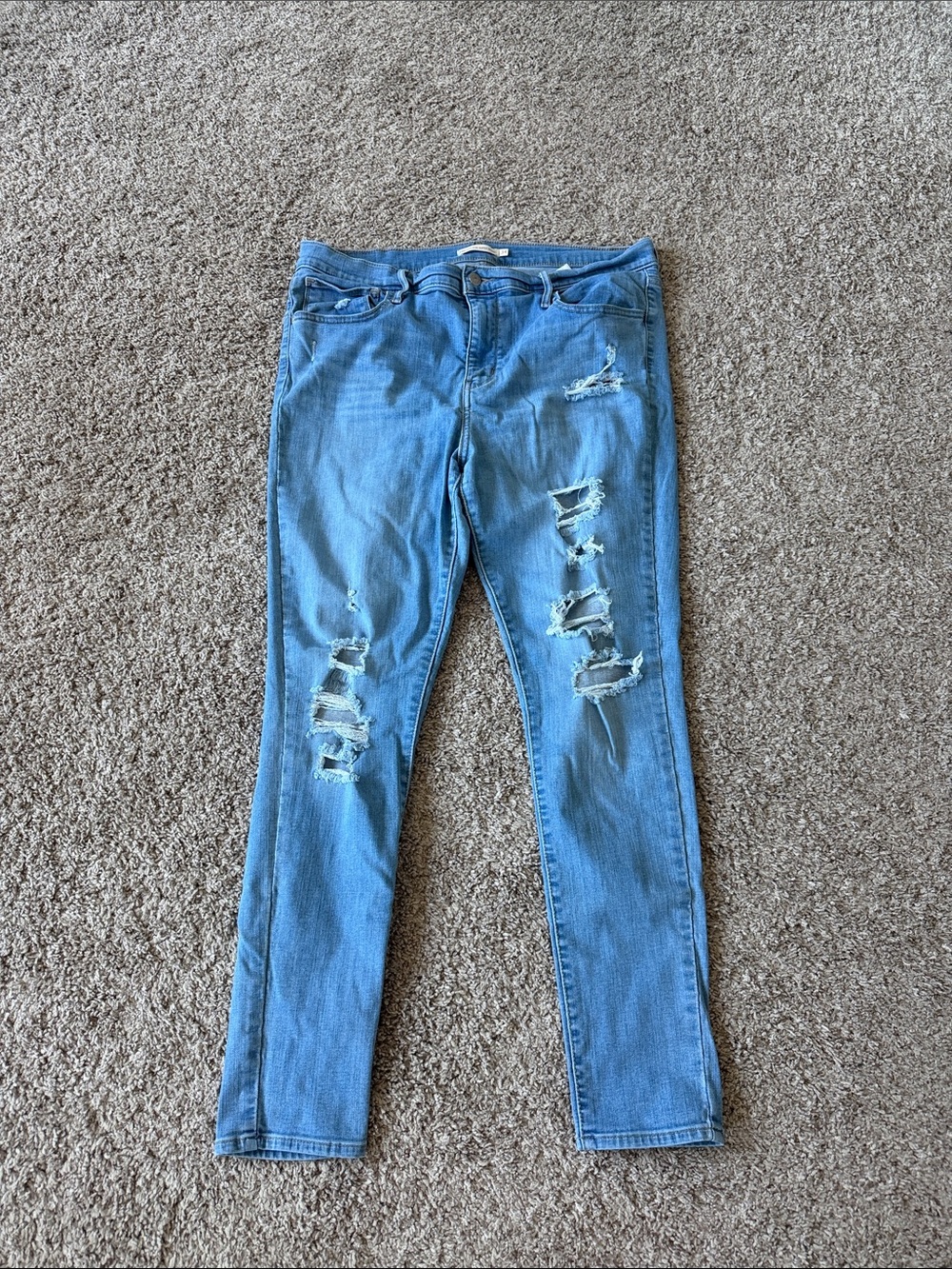 Levi’s Distressed Light Blue Women's 720 High Rise Super Skinny Jeans Size 34x30